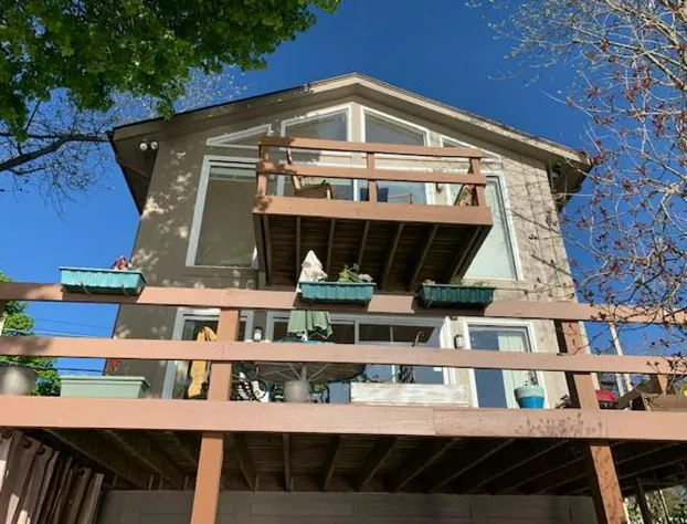 Lovely Lakeside Lodge hotel detail image 1