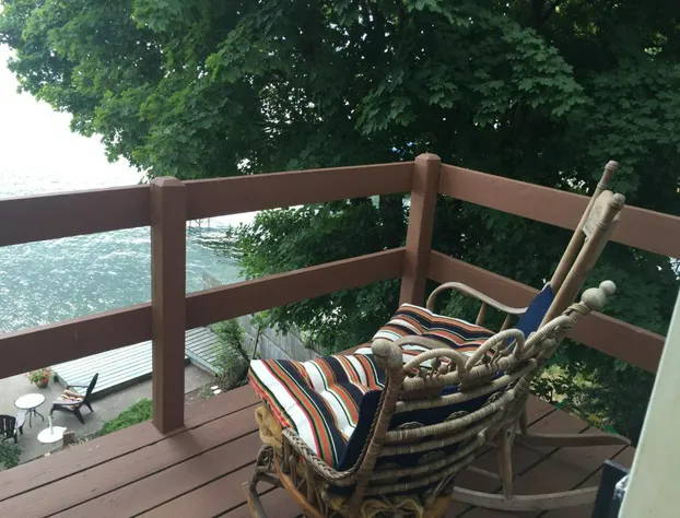 Lovely Lakeside Lodge hotel detail image 3