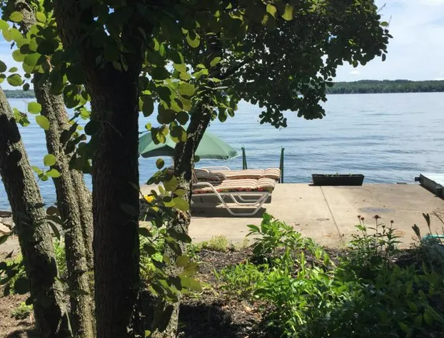 Lovely Lakeside Lodge hotel detail image 4