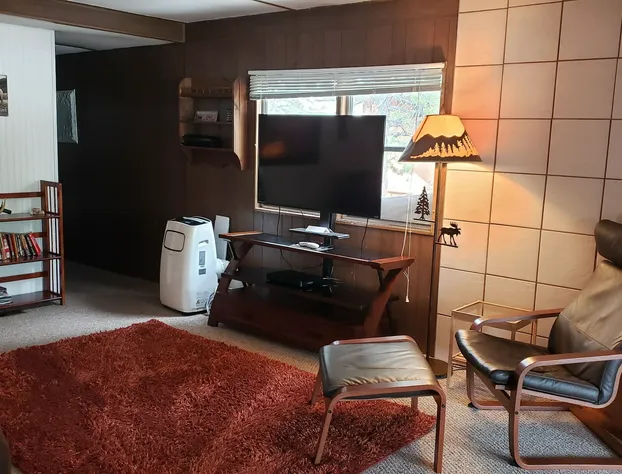 Yellowstone Wildlife Cabins hotel detail image 4