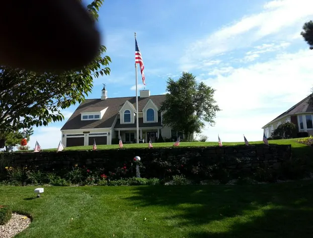 Inn 38 Oak Bluff Circle hotel detail image 1