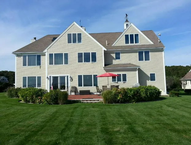 Inn 38 Oak Bluff Circle hotel detail image 3