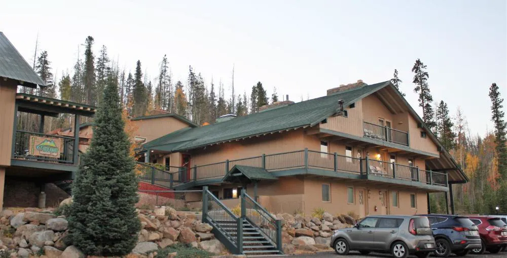 Hideaway Mountain Lodge hotel hero