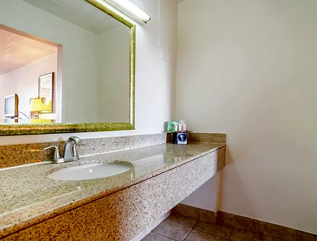 Hotel Baltimore Hwy 40 hotel detail image 3