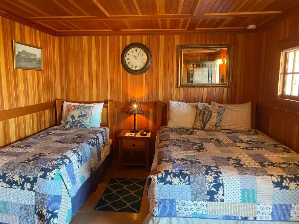 Whistling Winds Motel hotel hero