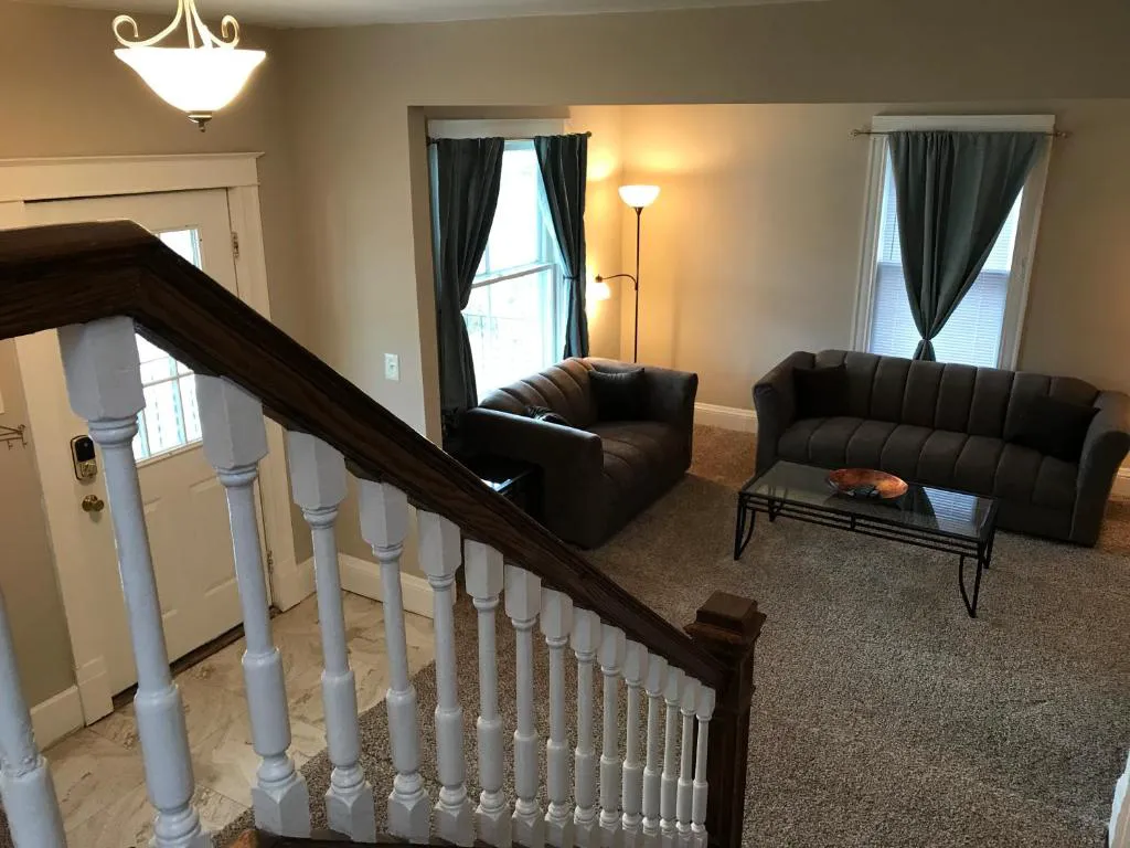 Red Door Inn hotel hero