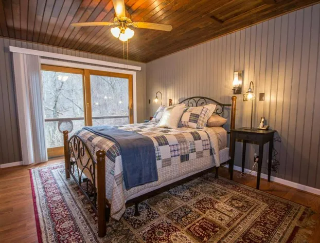 Red Roof hotel detail image 4