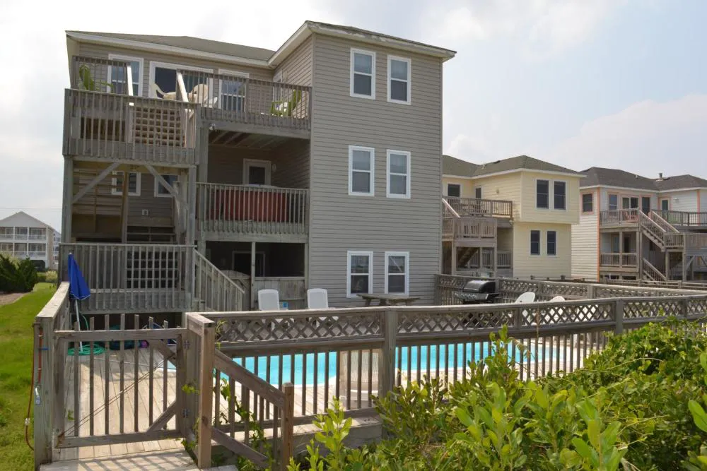 Serenity in Nags Head hotel hero