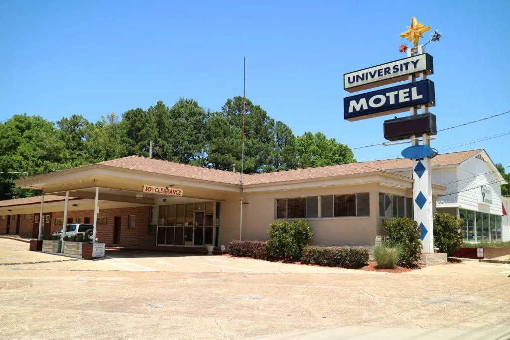 University Motel hotel hero