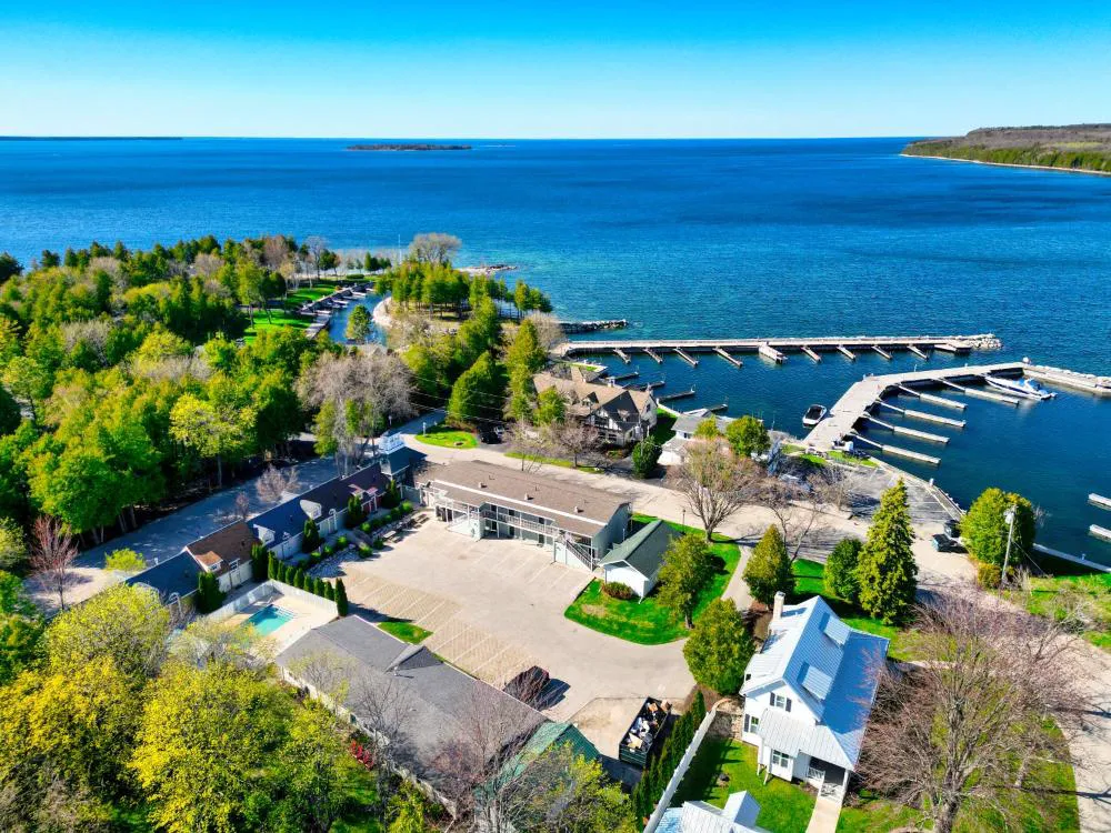 Spruce and Shore Motel hotel hero