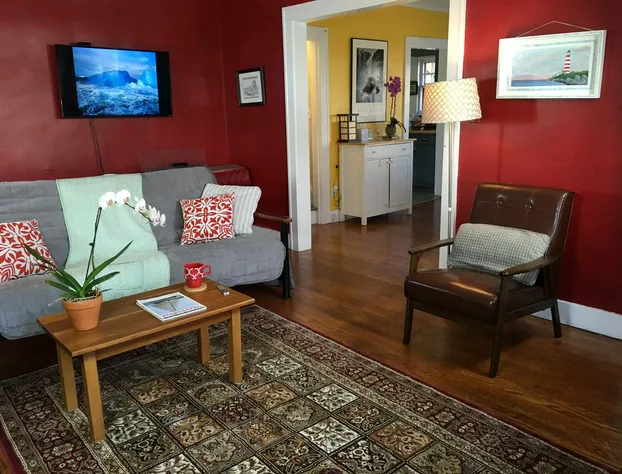 The Cape Cod House hotel detail image 1