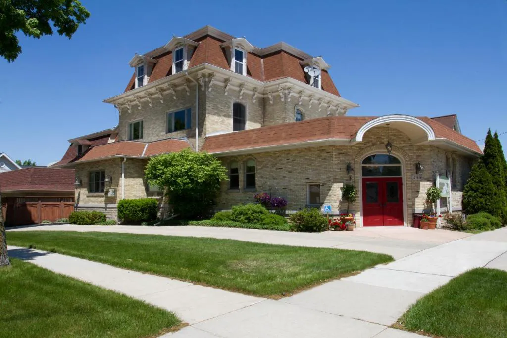 HA Whitney Inn hotel hero