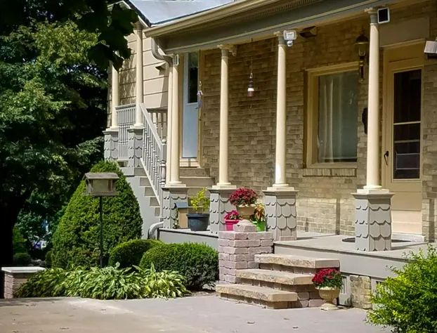 HA Whitney Inn hotel detail image 1