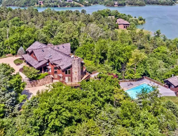 Douglas Lake Lodge in the Smoky Mountains hotel detail image 2
