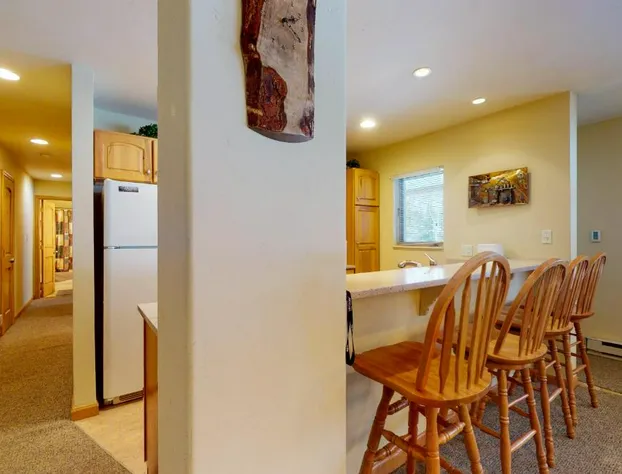 Convenient 2 Bedroom Condo #11A In East Vail. Market And Hot Tub On Site hotel detail image 3