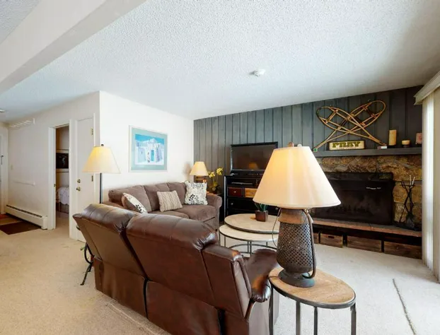 Remodeled 2 Bedroom East Vail Condo #102 w/ Hot Tub. Steps to Shuttle. hotel detail image 3