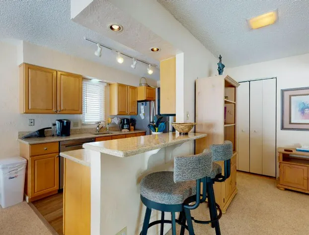 Remodeled 2 Bedroom East Vail Condo #102 w/ Hot Tub. Steps to Shuttle. hotel detail image 4