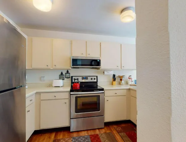 Cozy 1 Bedroom East Vail Condo #2C. Shuttle Hot Tub and Market on Site. hotel detail image 4