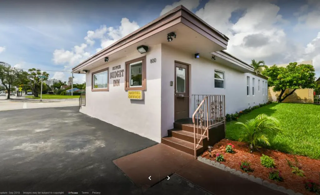 Super Budget Inn hotel hero