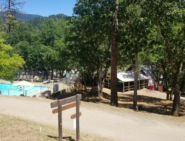 Lakeview Terrace Resort hotel detail image 3