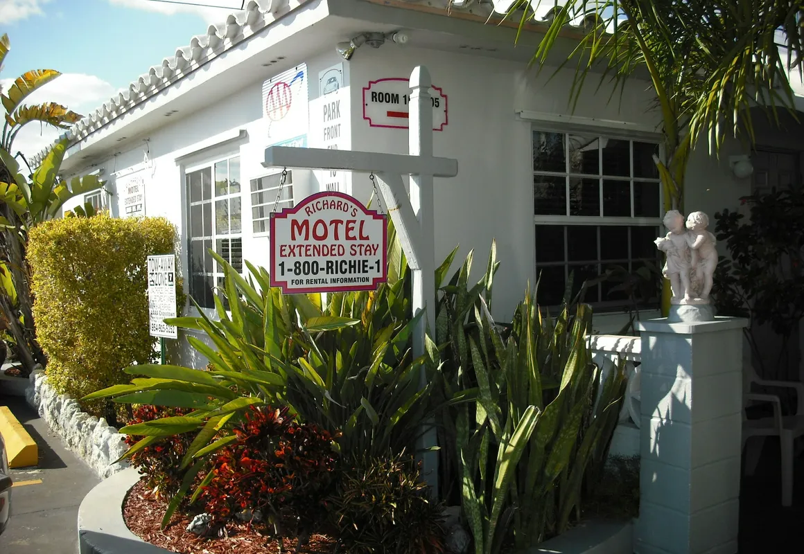 Richard's Motel Extended Stay hotel hero