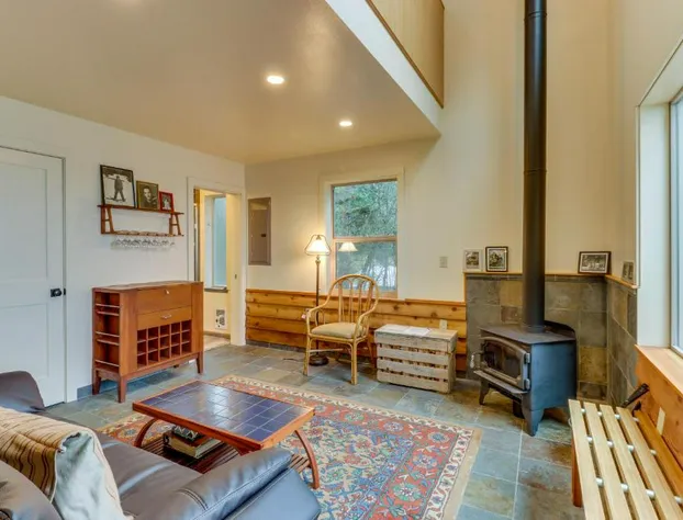 The Cabin at Oak Bay hotel detail image 1