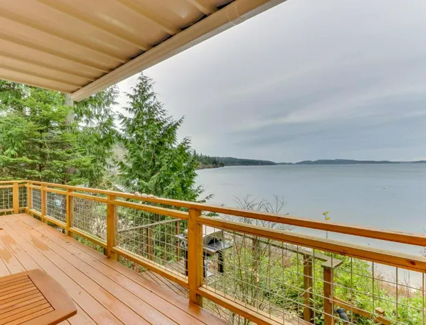 The Cabin at Oak Bay hotel detail image 2