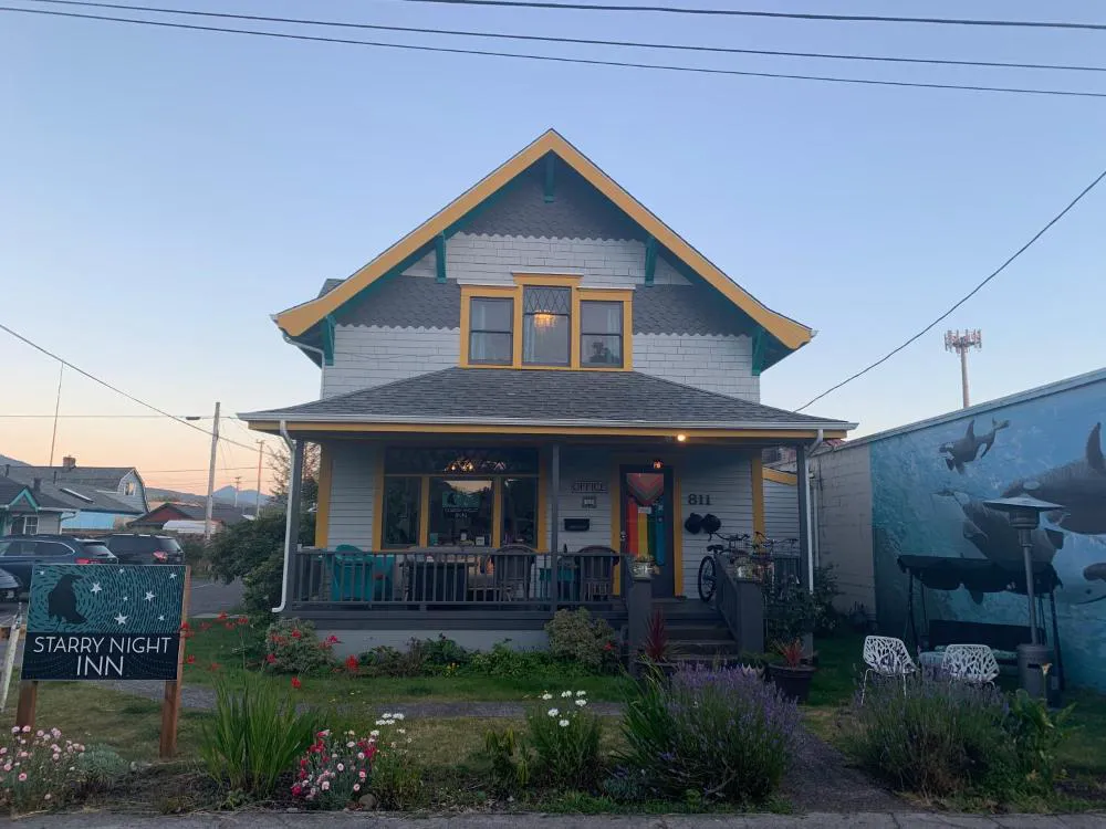 The Starry Night Inn hotel hero