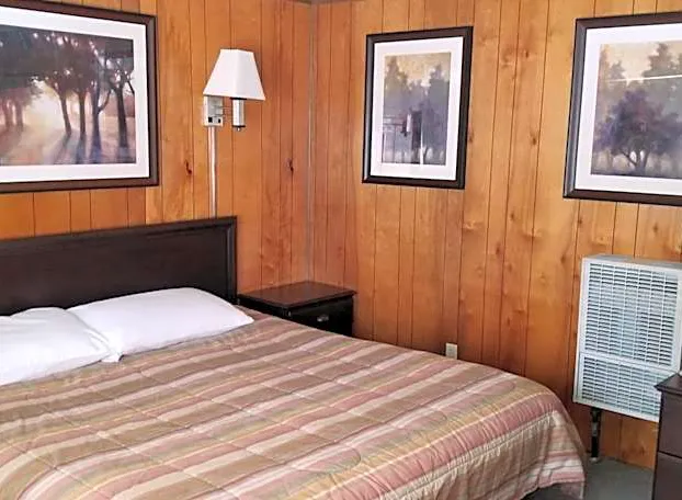 The Whispering Elms Motel hotel detail image 1