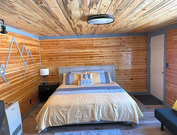 The Whispering Elms Motel hotel detail image 4