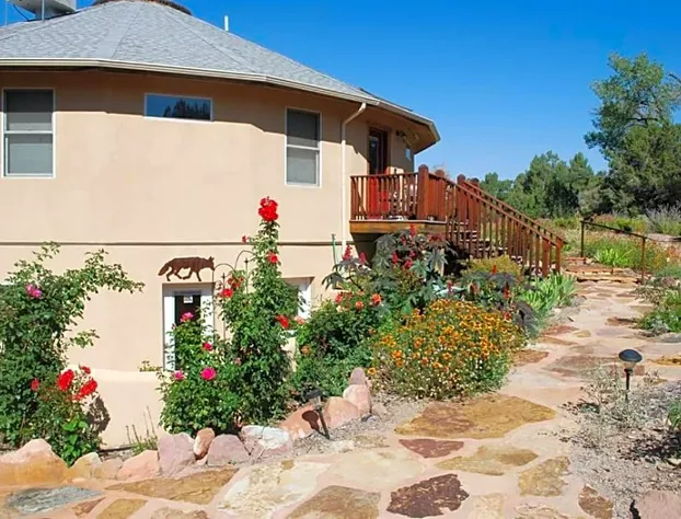 Red Moon Lodge hotel detail image 2