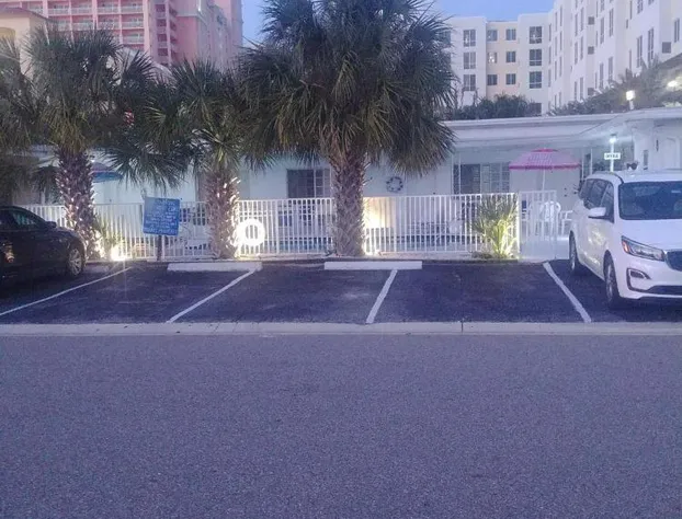 Tropical Sky Ranch Motel hotel detail image 1