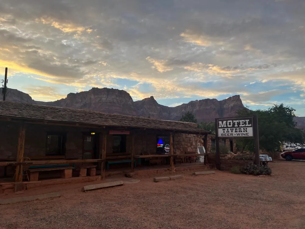 Lee's Ferry Lodge at Vermilion Cliffs hotel hero