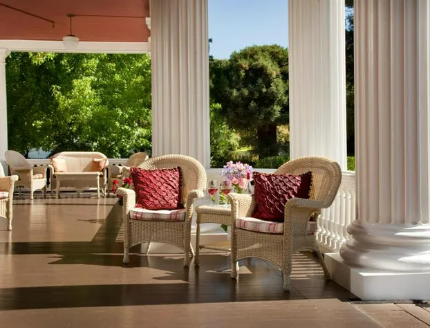 Churchill Manor B&B hotel detail image 2