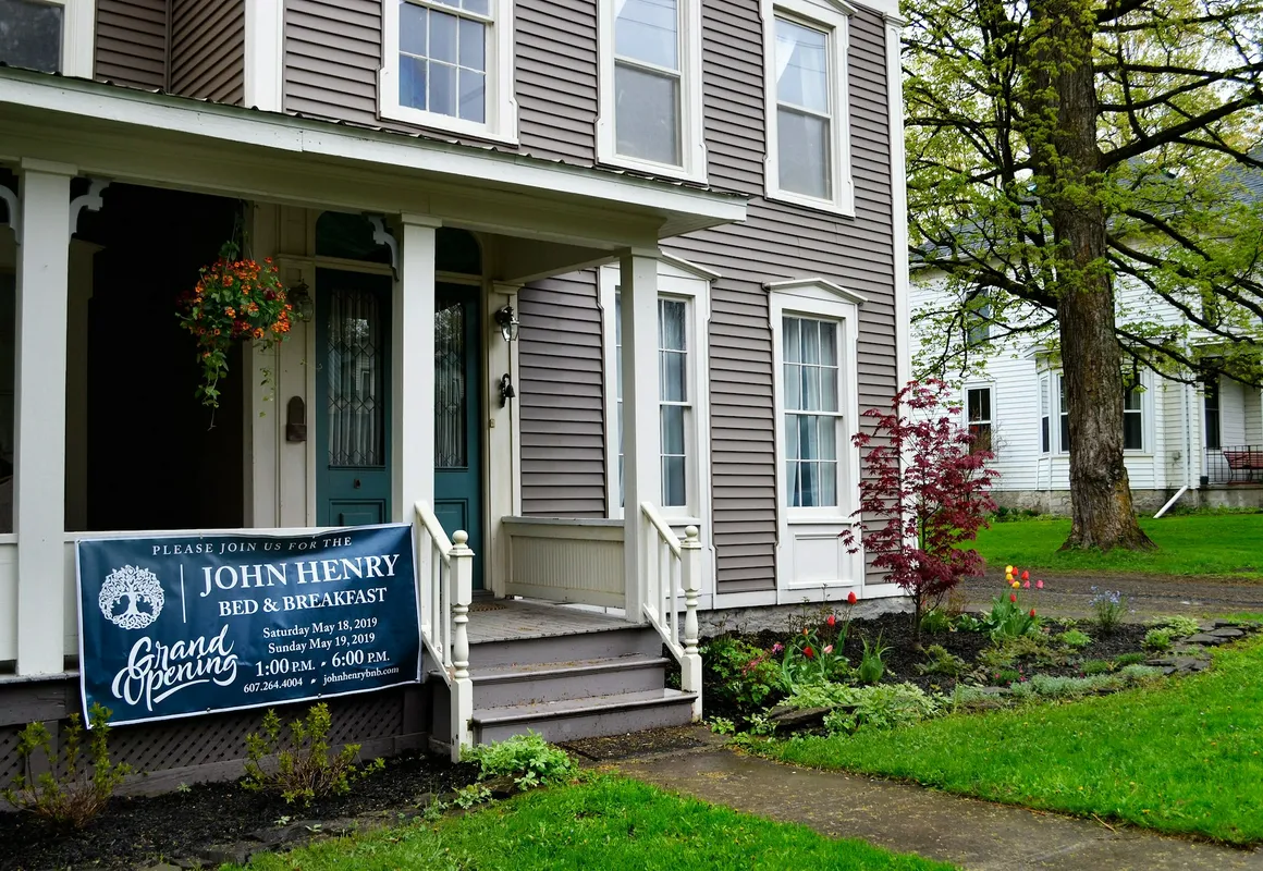 John Henry Bed & Breakfast hotel hero