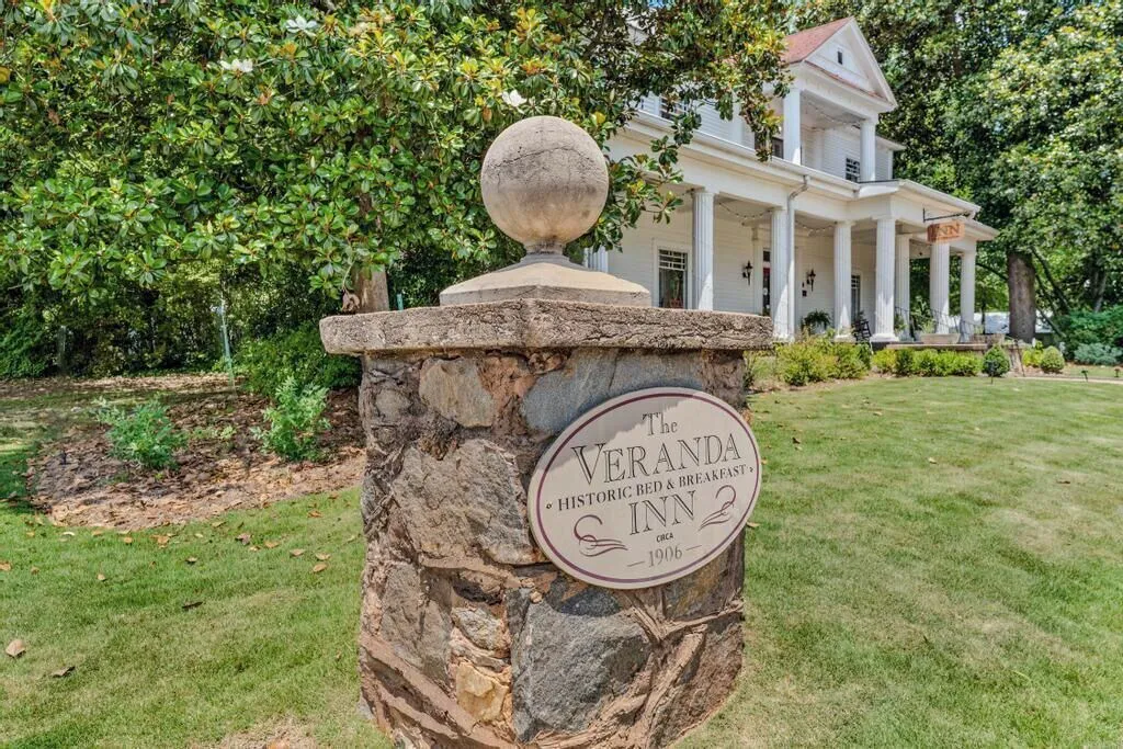 The Veranda Historic Inn hotel hero