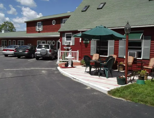 Midway Lodging hotel detail image 3