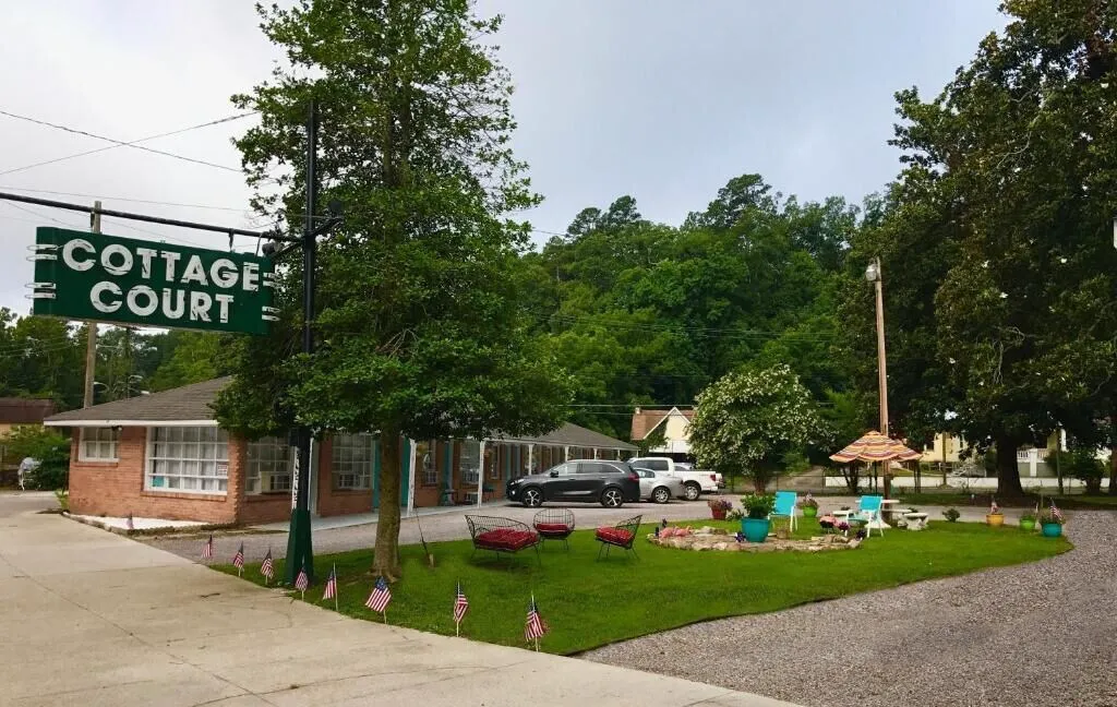 Dame Fortune's Cottage Court hotel hero