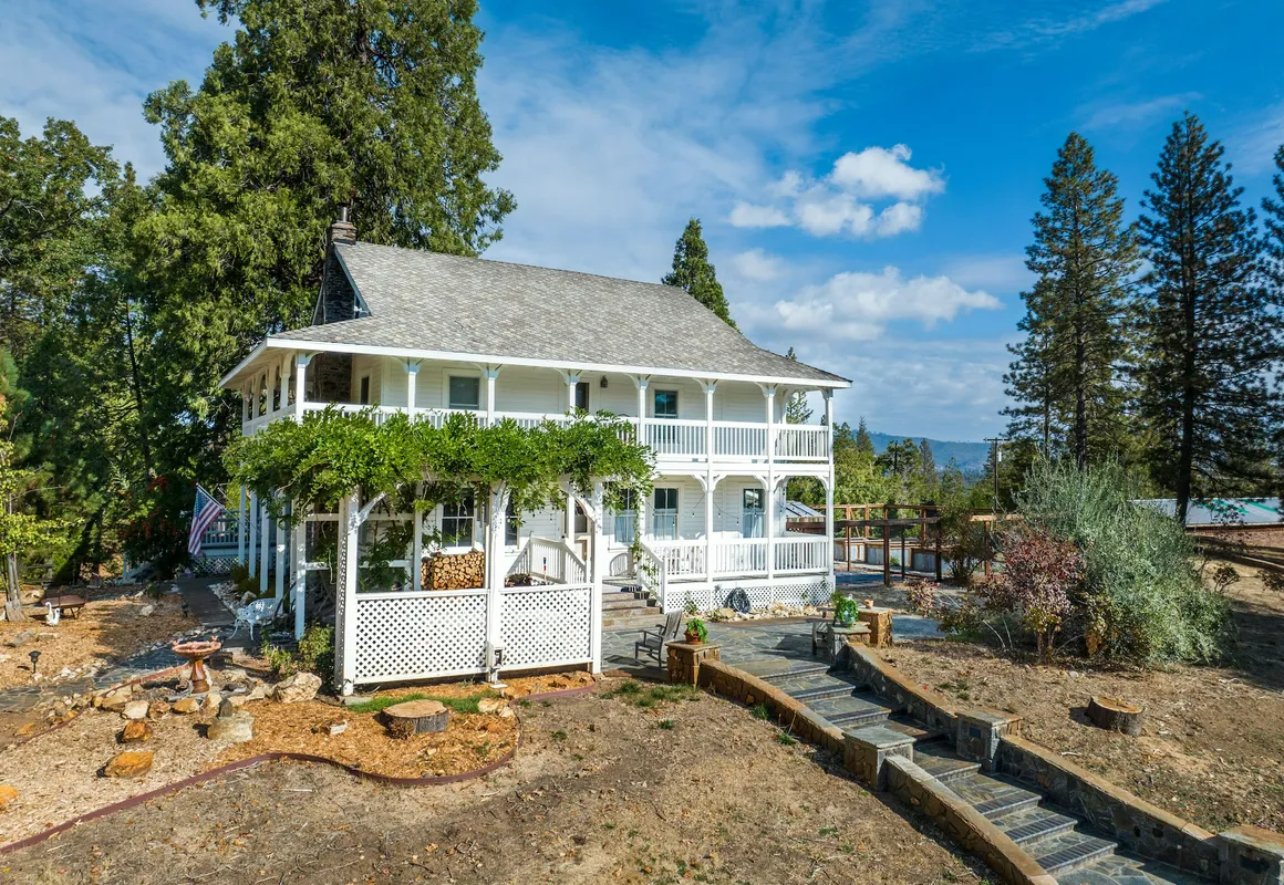 Inn at Sugar Pine Ranch hotel hero