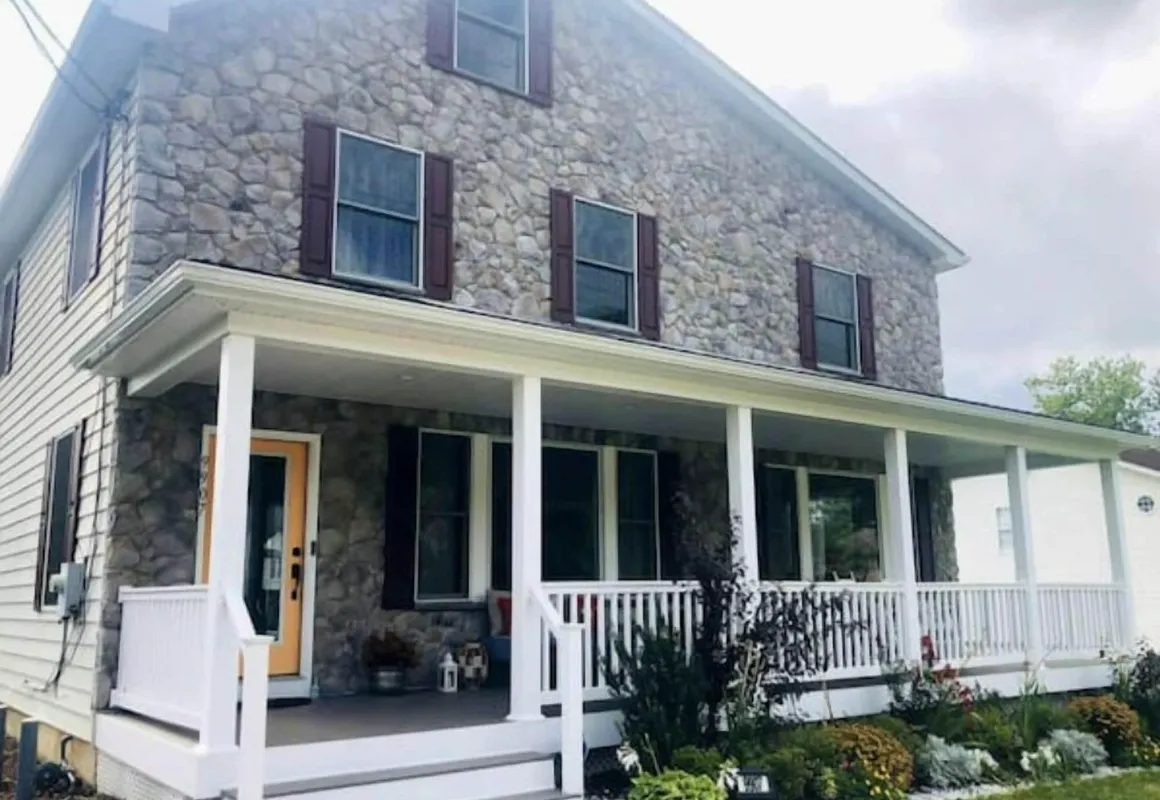 Naomi Bed & Breakfast hotel hero