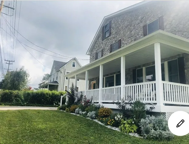 Naomi Bed & Breakfast hotel detail image 1