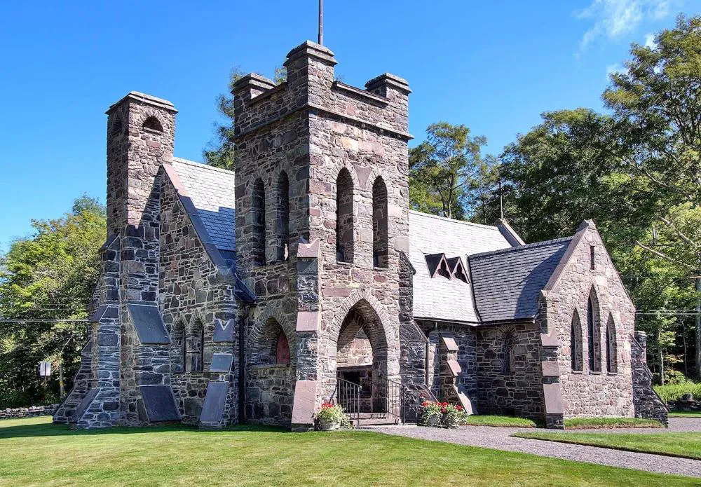 Colgate Lake Lodge hotel hero