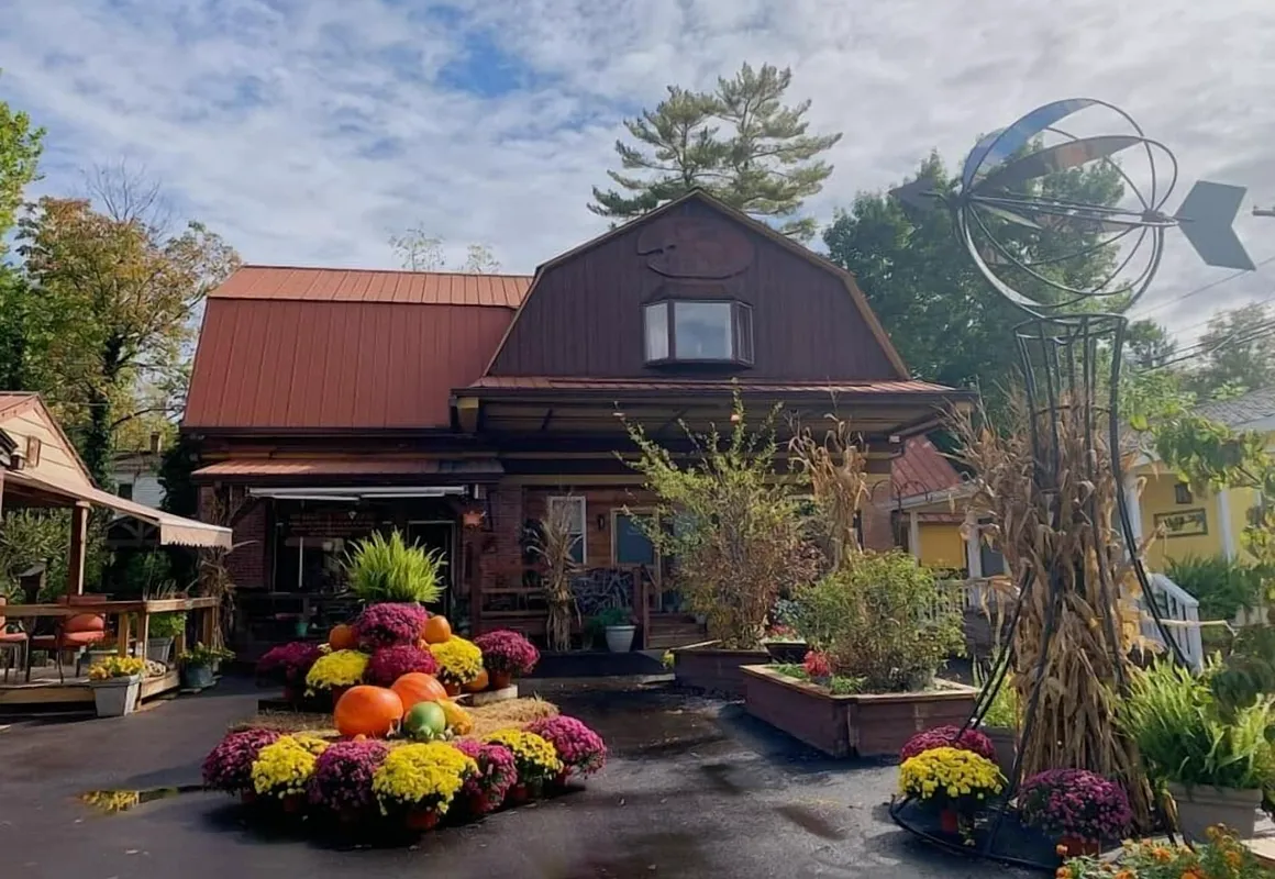 The Iris Garden Downtown Cottages and Suites hotel hero