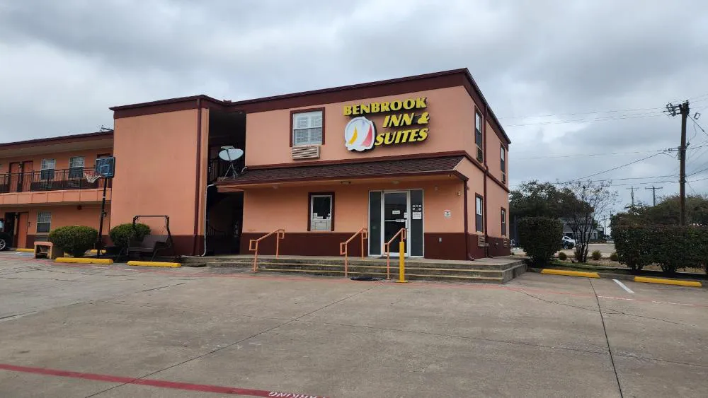 Benbrook Inn & Suites hotel hero