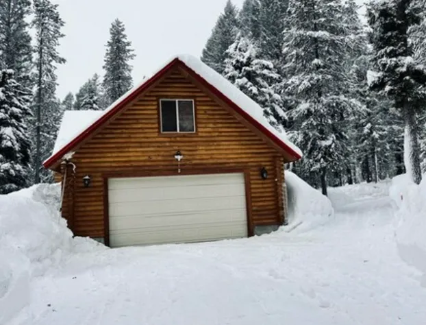 Lodgepole Lookout by KABINO Hot Tub Garage Foosball Fire Pit Theater Room U-Shaped Driveway hotel detail image 4