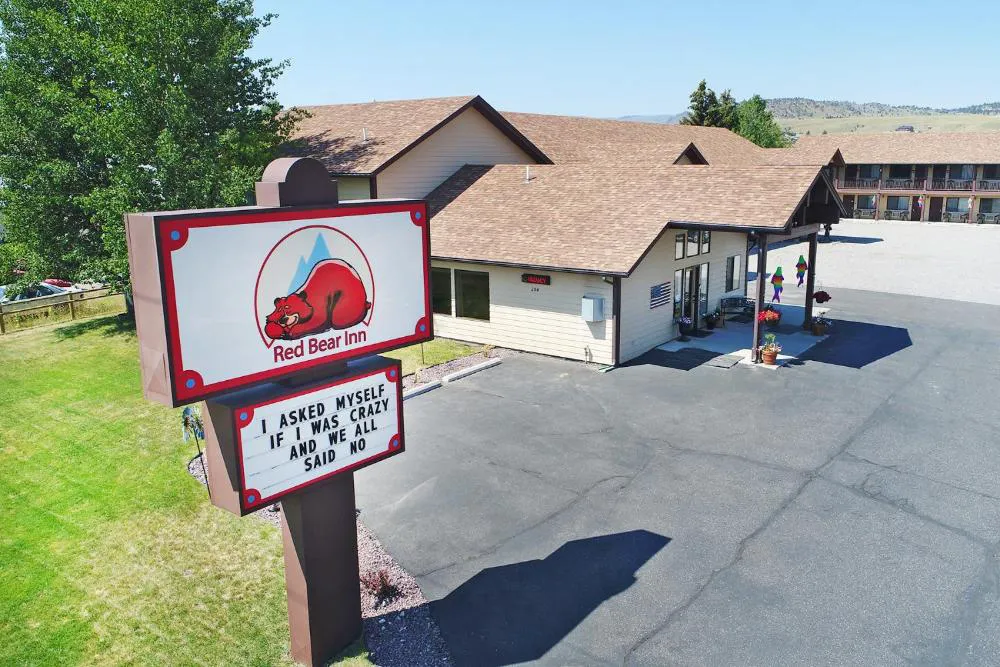 Red Bear Inn hotel hero