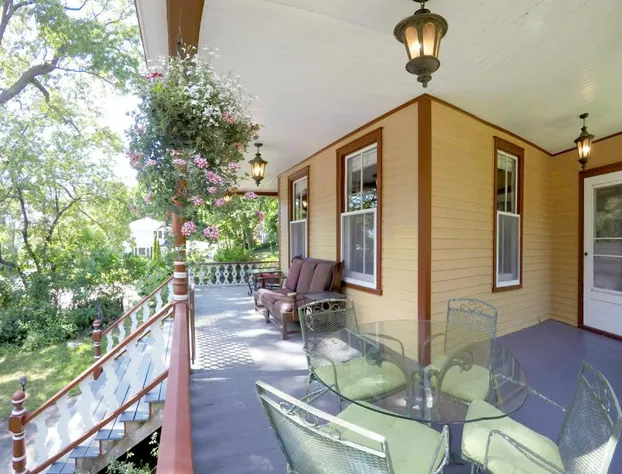 The Fox and Owl Inn hotel detail image 1