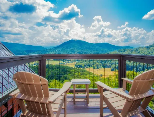 Amazing View Lodge- Breathtaking Views Spacious Smoky Mountain Getaway Perfect for Families!!! hotel detail image 4