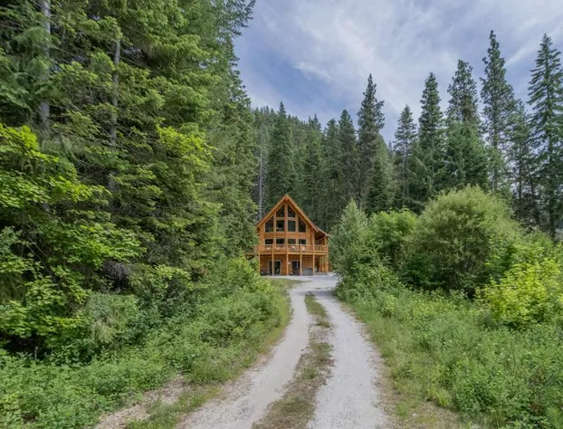 Bearfoot Chalet 3 Bedroom Home by NW Comfy Cabins hotel detail image 4