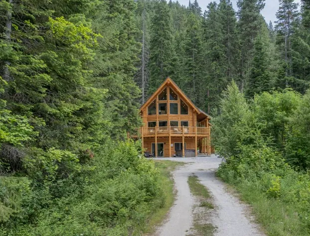 Bearfoot Chalet 3 Bedroom Home by NW Comfy Cabins hotel detail image 1